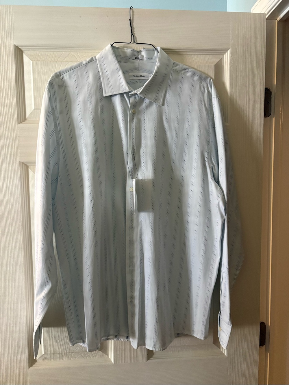 Calvin Klein Men's Light Blue Pinstripe Button-Down Shirt Size XL